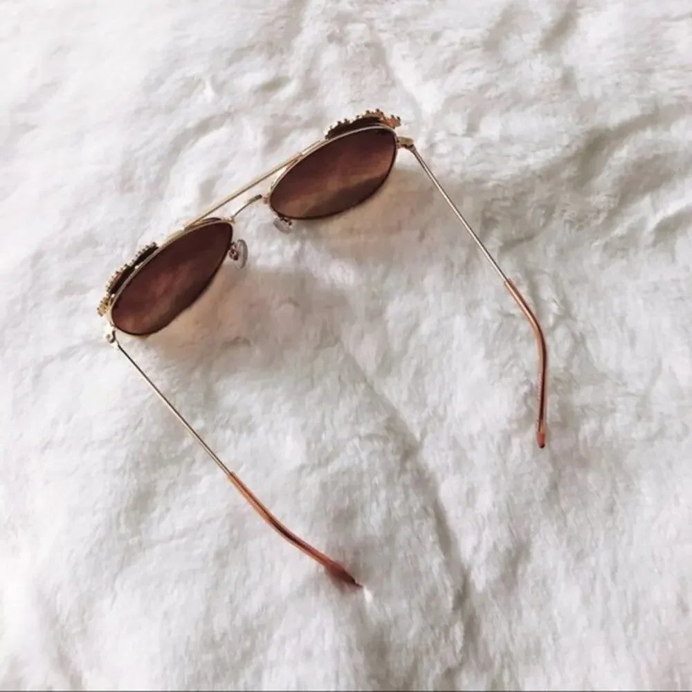 Flower Pink Gold Accented Trim Aviators Sunglasses